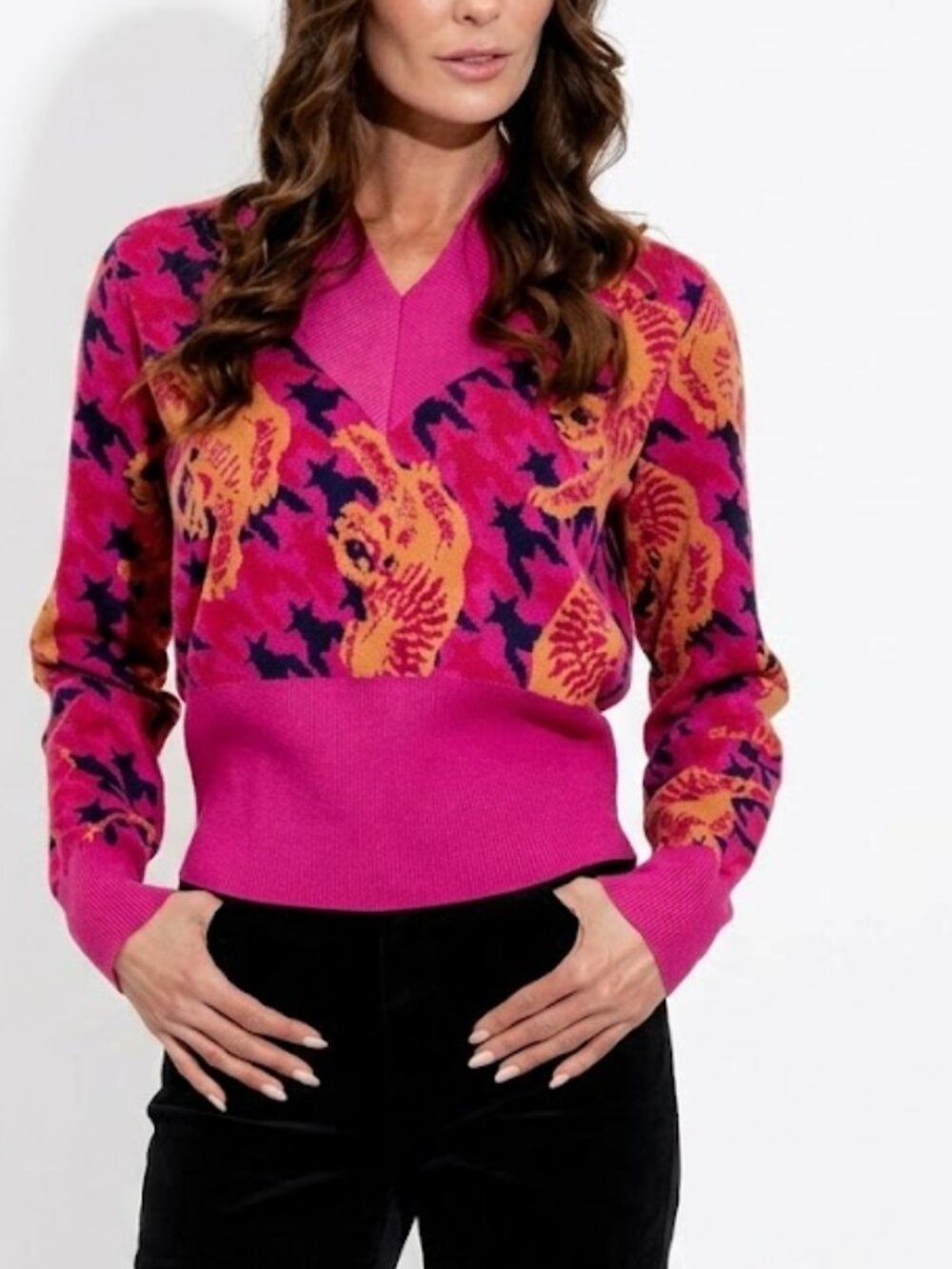 Alden Adair Aspen V Neck Sweater in Party Prowl Pink Size Medium
